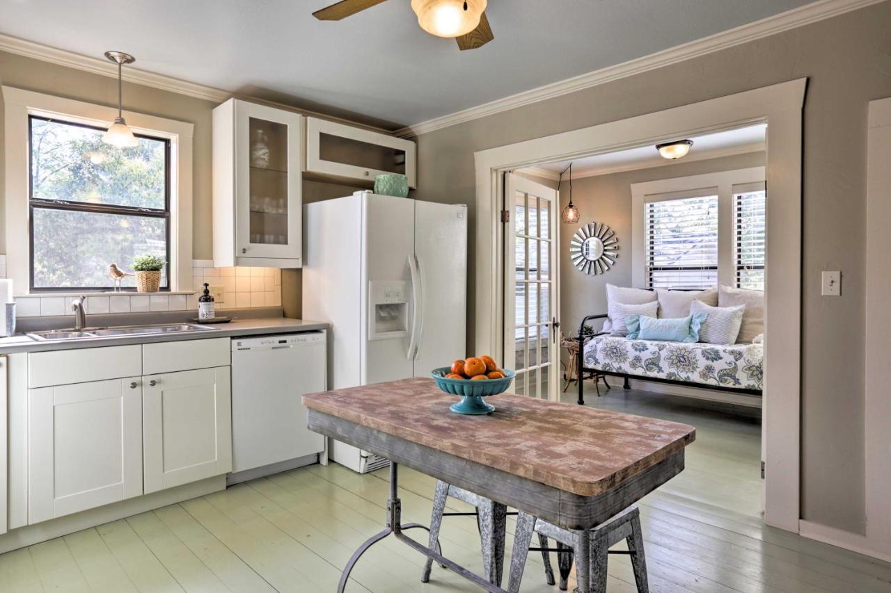 Fredericksburg Cottage With Grill - Walk To Main St! エクステリア 写真