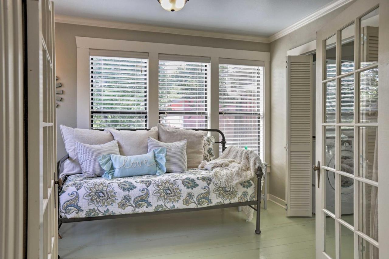 Fredericksburg Cottage With Grill - Walk To Main St! エクステリア 写真